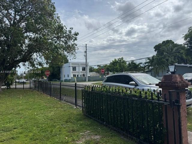 Building Photo - 401 NE 174th St