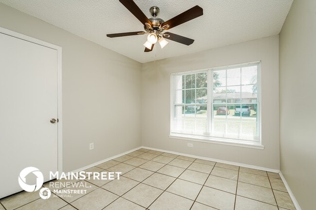 Building Photo - 4 Berry Dr