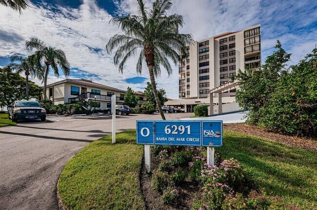 Building Photo - 6291 Bahia Del Mar Cir N