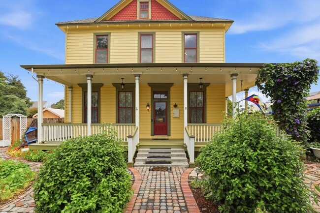 Building Photo - 482 South St