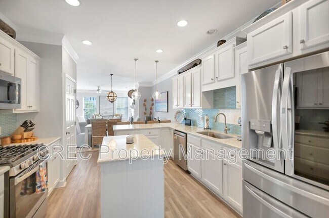 Building Photo - 147 Palm Cove Way