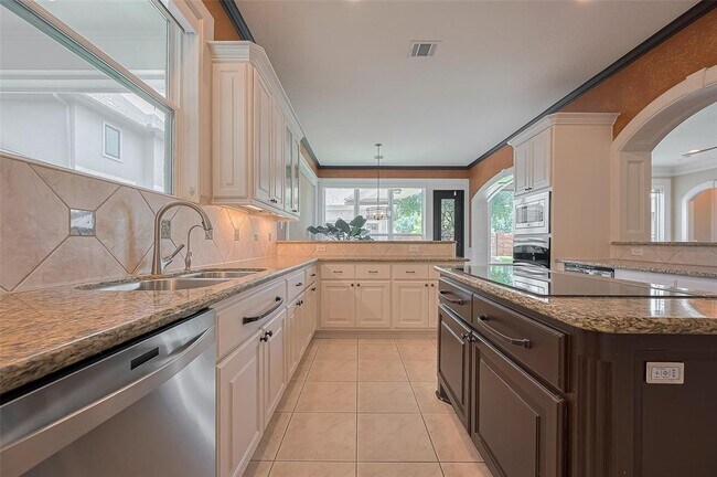 Building Photo - 11826 Legend Manor Dr