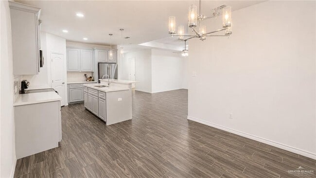 Building Photo - 20 Gonzalez Dr