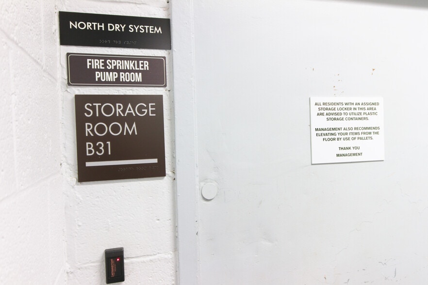 secure storage space - 800 4th St SW