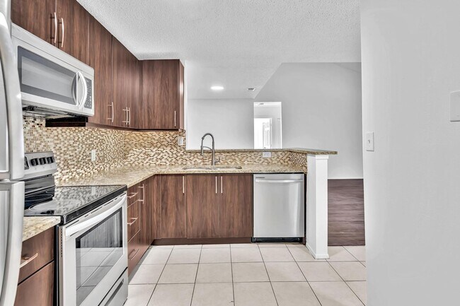 Building Photo - Beautiful 3 bedroom 2 bath condo in Coral Springs