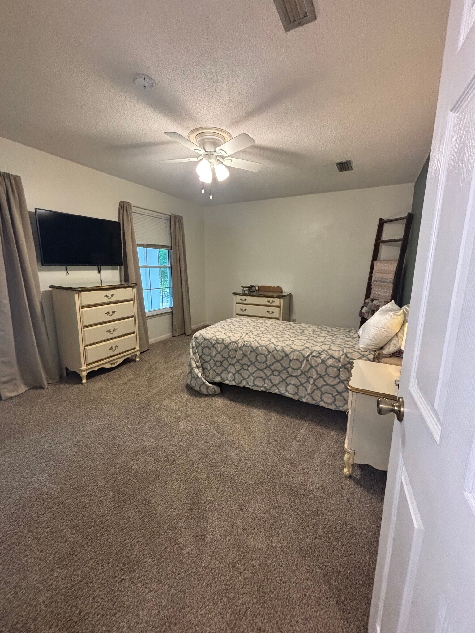 Bedroom 1 - 400 Colonial Dr