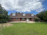 Building Photo - Incredible West Jordan home for rent!
