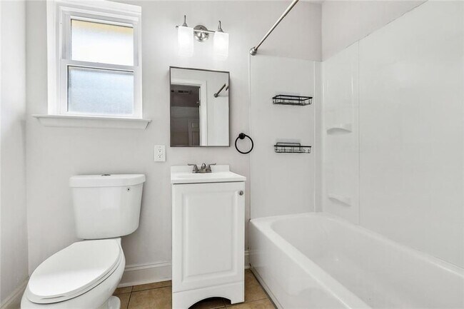 Building Photo - 3512 James Dr