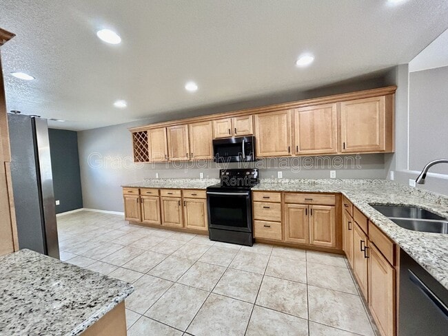 Building Photo - 479 Hayloft Way