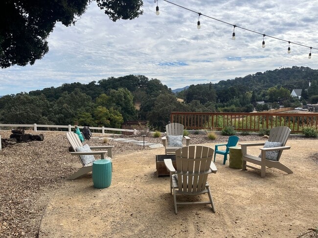 Building Photo - $500 off first month promotion, inquire for more information! Beautiful 4 Bedroom, 3 Bathroom Ata...