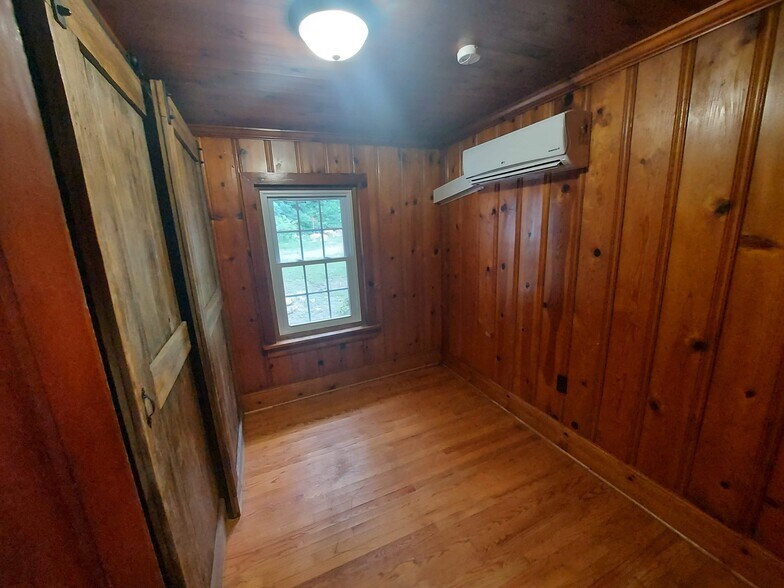 Building Photo - 4211 Yellow Mountain Rd