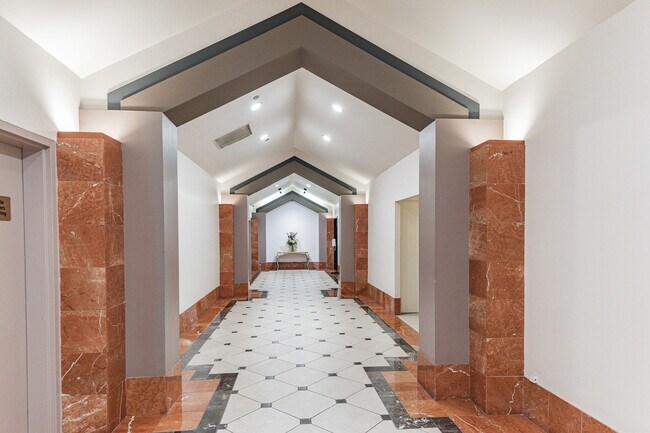 Building Photo - 1212 LaSalle St