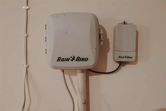 Building Photo - 3352 Vine Ter Trce