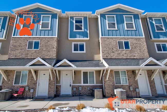 Building Photo - 8172 Broken Spoke Ln