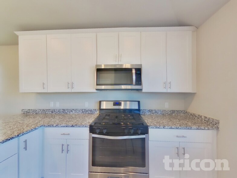 Building Photo - 5205 Sidesaddle Dr