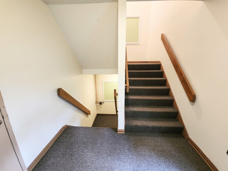 Clean and safe common areas - 24 West Rd