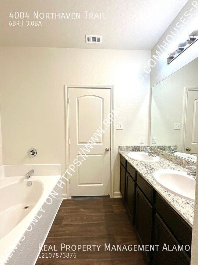 Building Photo - 4004 Northaven Trail