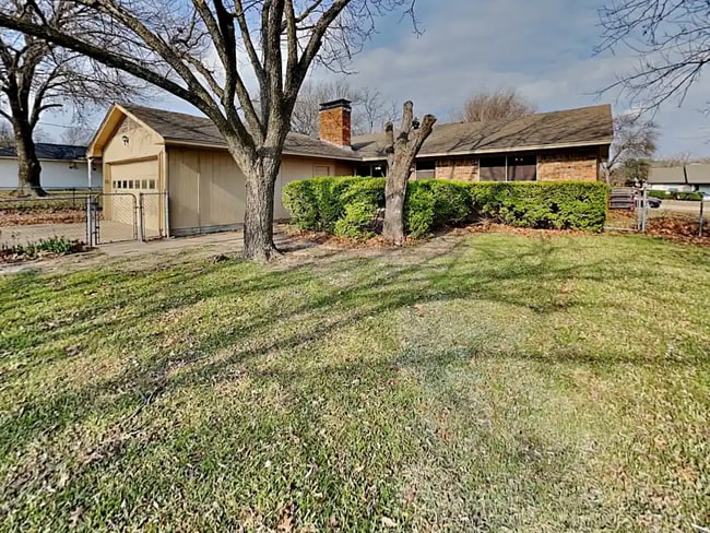 Building Photo - 151 Valleyglen Dr