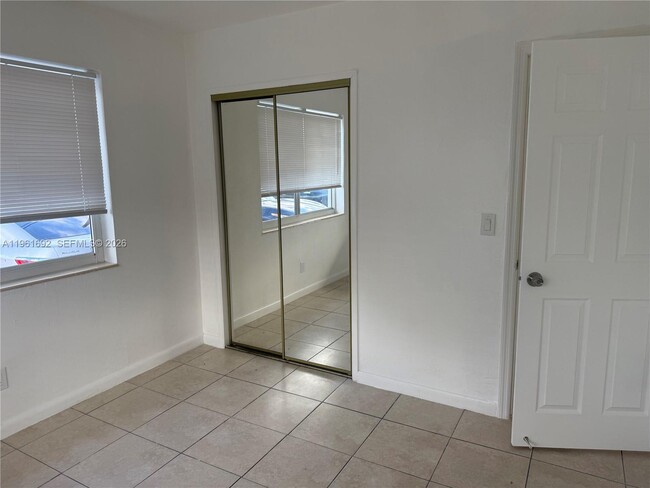 Building Photo - 14355 NE 6th Ave