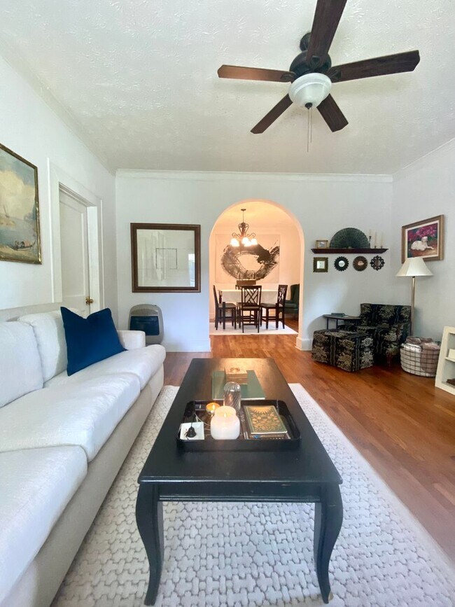 Building Photo - House in Opelika Available August!