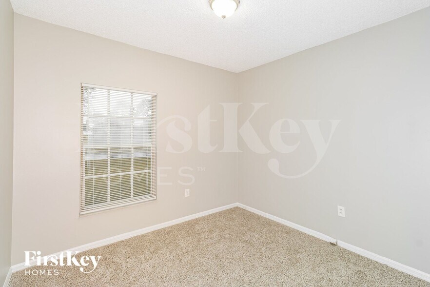Building Photo - 1164 Schumann Dr