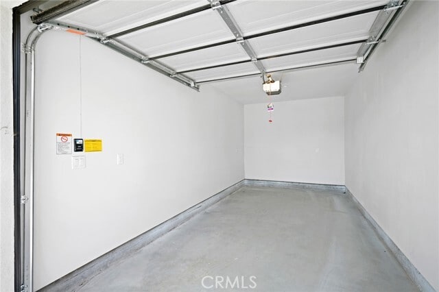 Building Photo - 842 E Cypress Ave