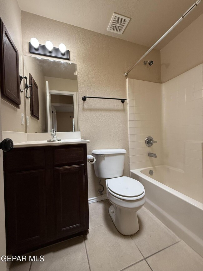Building Photo - 732 Desert Sage Dr