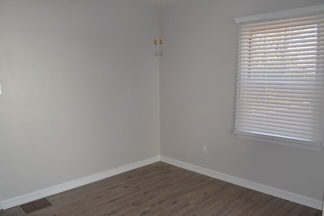 Building Photo - 1313 Bursal Ave