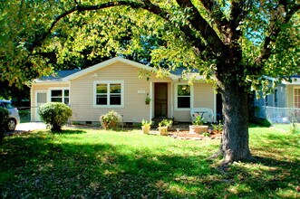 Building Photo - Move In Special! 50% Off First Months Rent