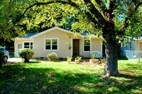 Building Photo - Move In Special! 50% Off First Months Rent