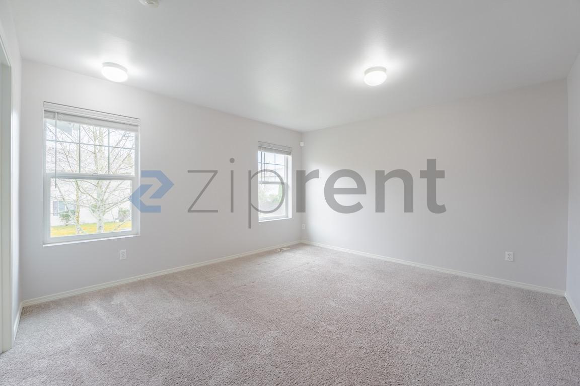 Building Photo - Unit