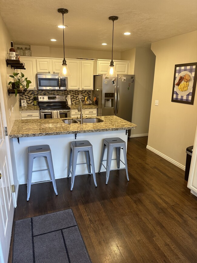 Building Photo - 776 E Scott Ave