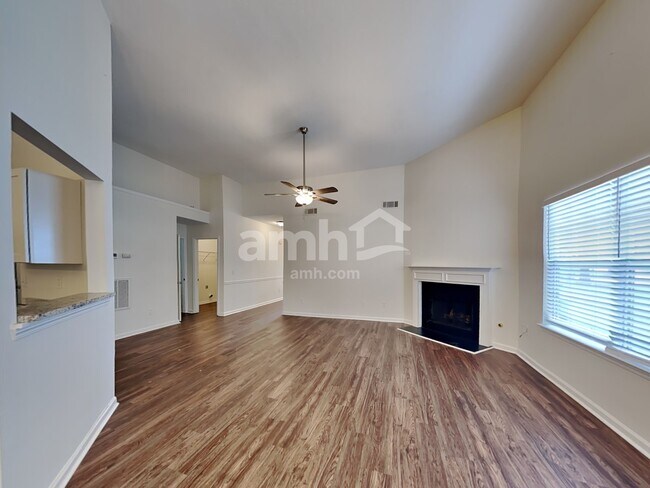 Building Photo - 375 Ermines Way