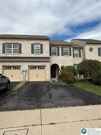 Building Photo - 4528 Bellflower Way