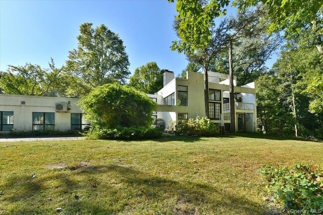 Building Photo - 3 Mill Pond Ln