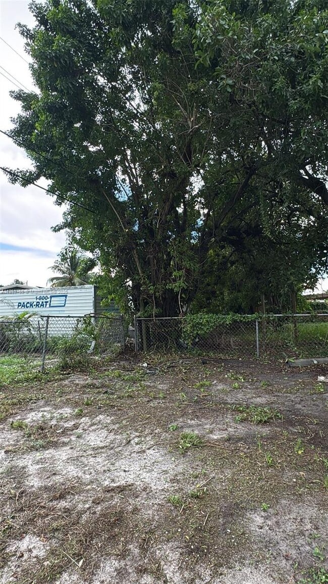 Building Photo - 1772 NW 34th Ave