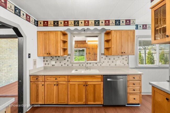 Building Photo - 804 S President St