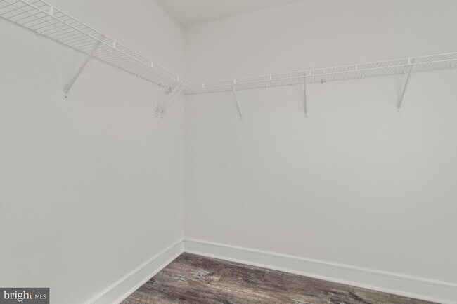 Building Photo - 14583 Lakestone Dr