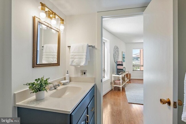 Building Photo - 100 Severn Ave