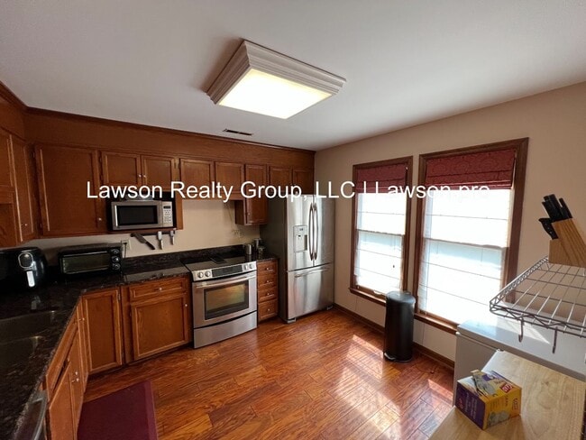 Building Photo - 2217 Jefferson St SW