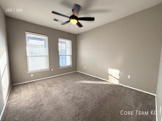 Building Photo - 701 Westport Rd