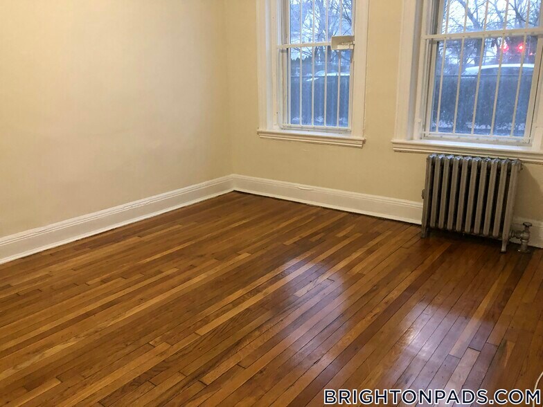 Building Photo - 135 Washington St