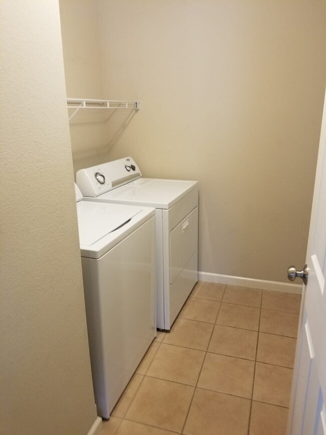 WASHER DRYER - 102 Essex Ln