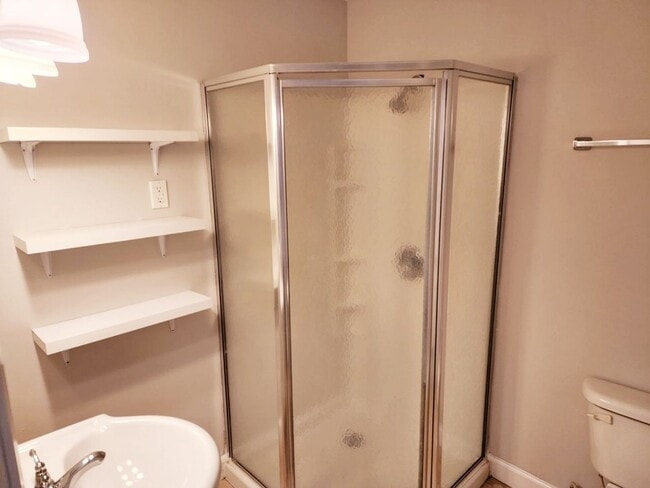 Building Photo - Charming Bunglow in Delaware Neighborhood Close To MSU & Mercy Hospital