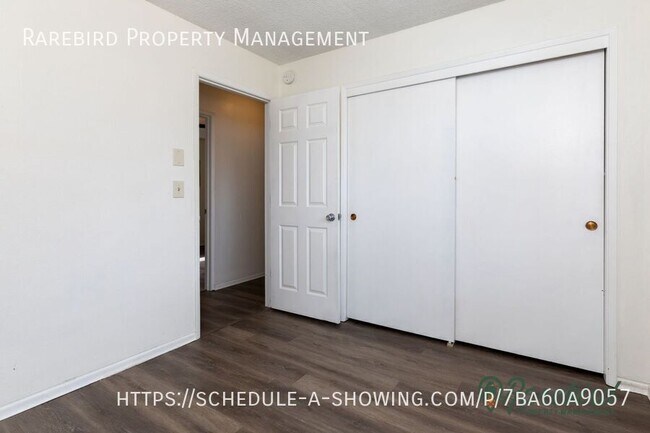 Building Photo - $500 OFF SPECIAL! 2 bed, 1 bath available ...