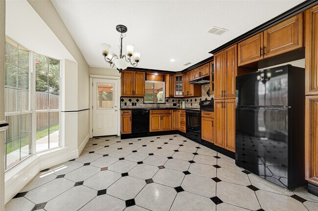 Building Photo - 4806 Hickorygate Dr