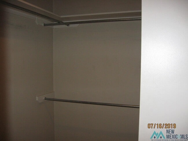 Building Photo - 808 Laurelwood Dr