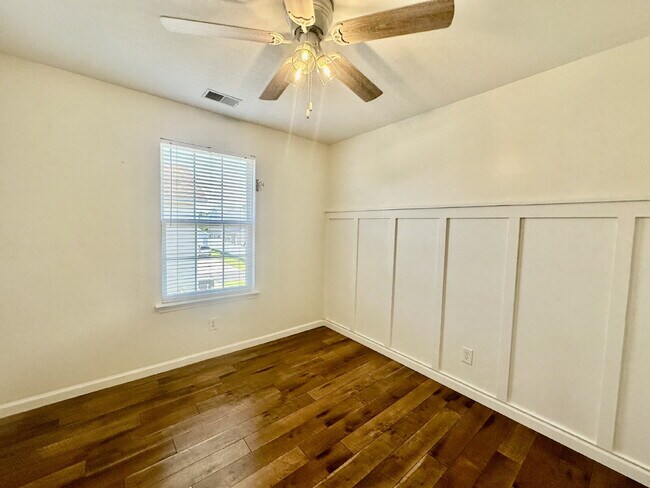 Building Photo - Beautifully Updated Three Bedroom Home in ...