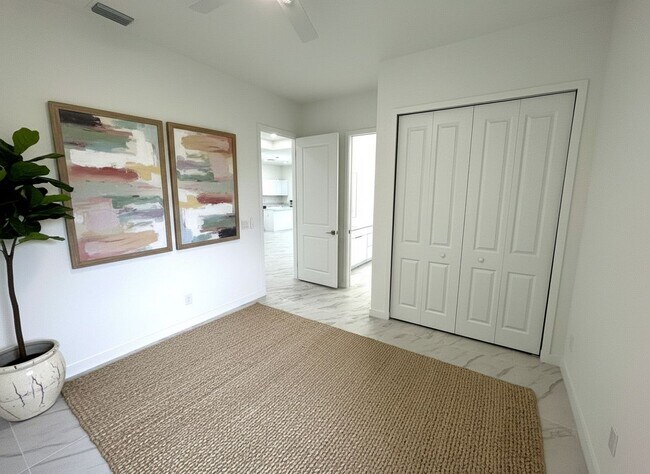 Building Photo - 1247 Kismet Pkwy