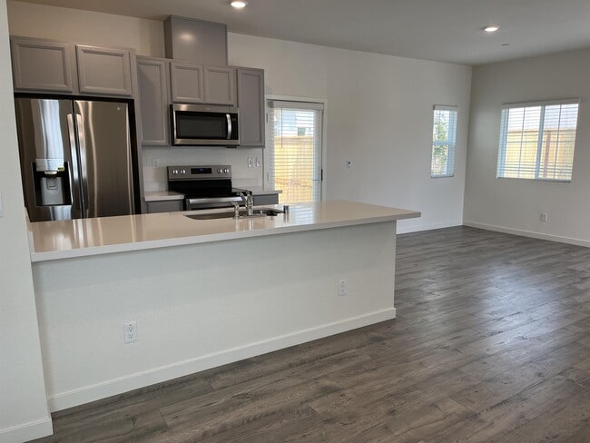 Building Photo - 3093 Pruett Dr